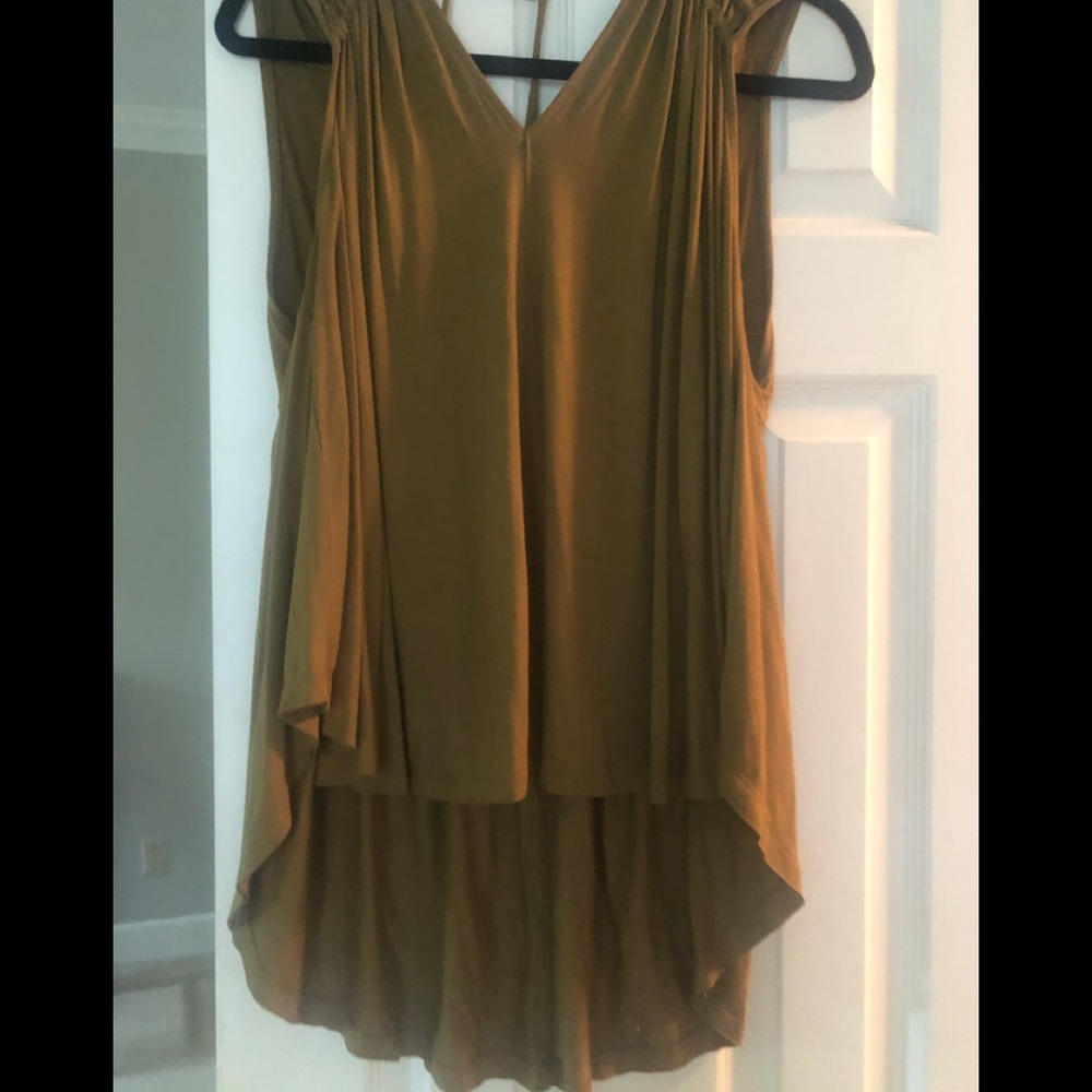 Free People top with great detail work SZ Medium